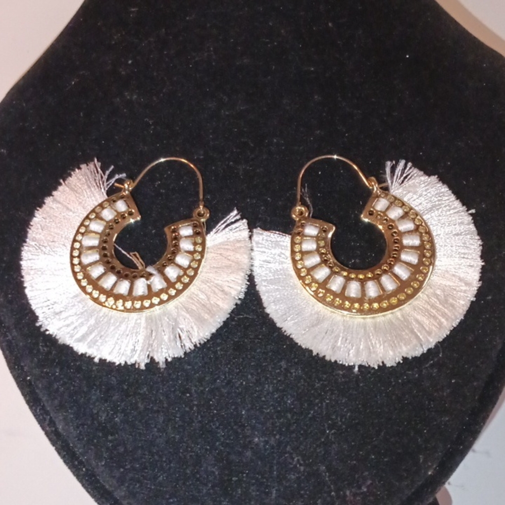 Avon Gold and White Fringe Earrings NWOT